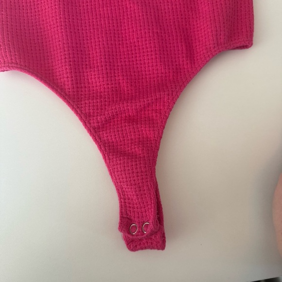 SUGAR RAIN Pink Waffle One Shoulder Thong Bodysuit - Picture 4 of 7